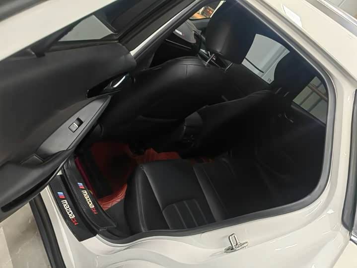 Фото 4 - Mazda CX-4