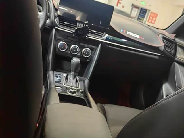 Фото 5 - Mazda CX-4