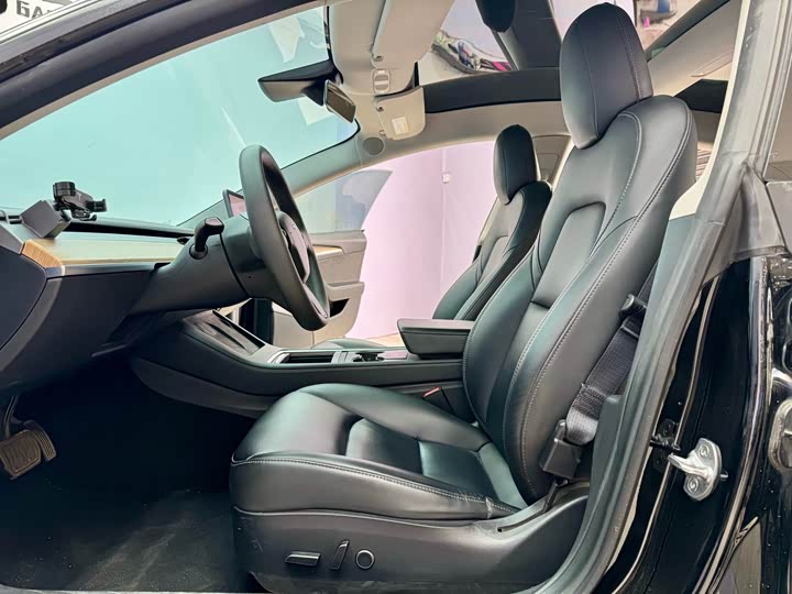 Фото 5 - Tesla Model 3