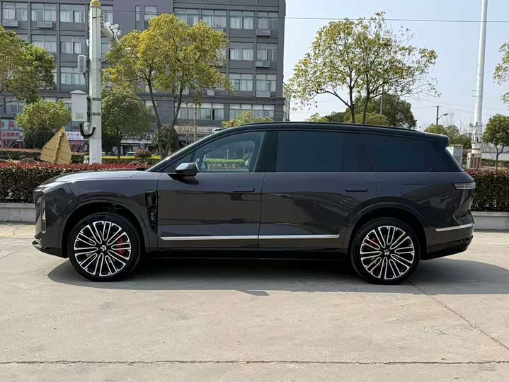 Фото 3 - Nio ES8