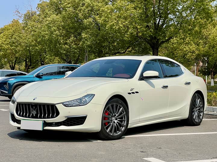 Фото 1 - Maserati Ghibli