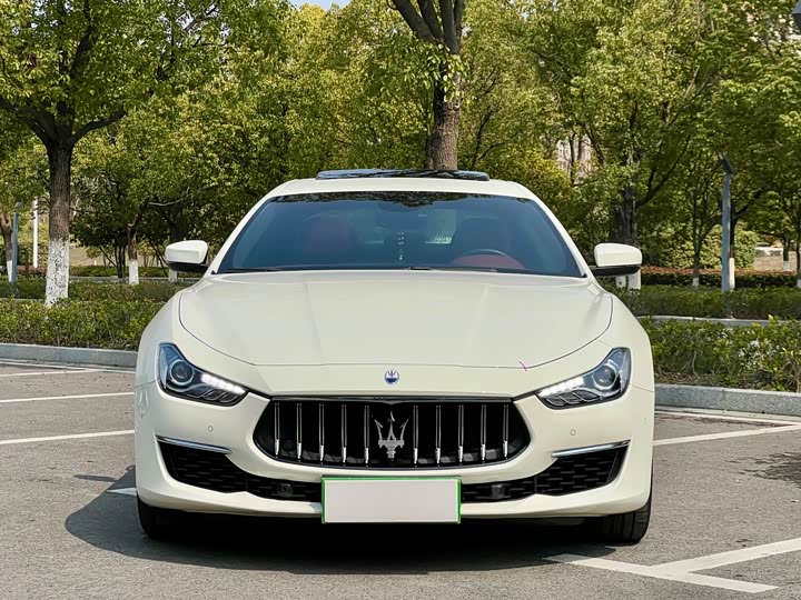 Фото 2 - Maserati Ghibli