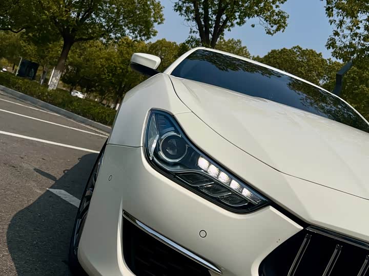 Фото 9 - Maserati Ghibli