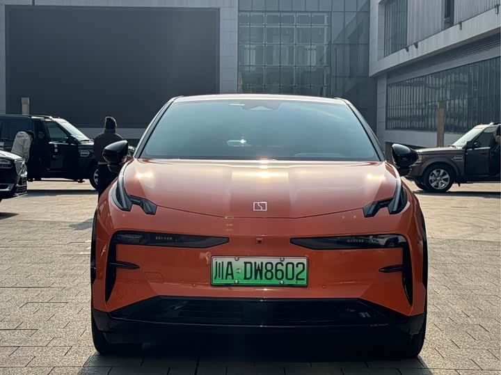 Фото 2 - Zeekr X