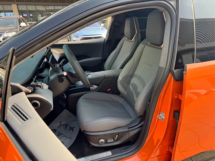 Фото 5 - Zeekr X