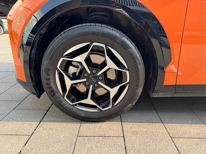 Фото 6 - Zeekr X