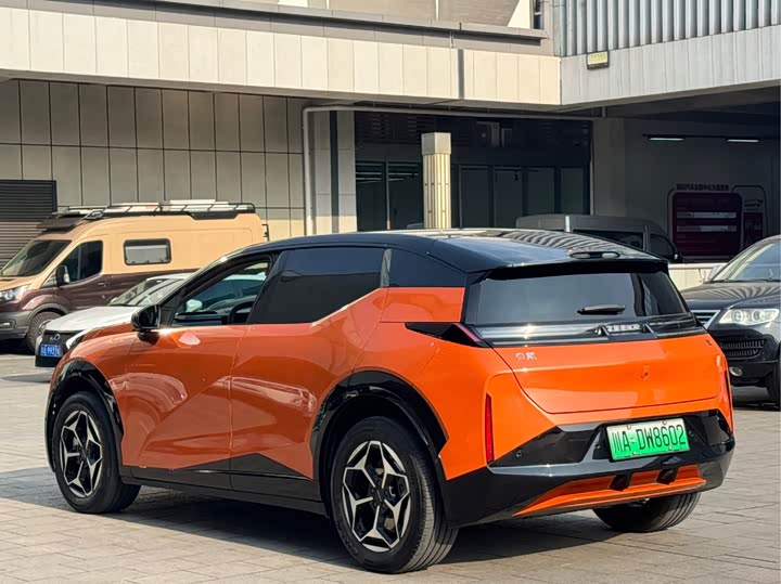 Фото 8 - Zeekr X