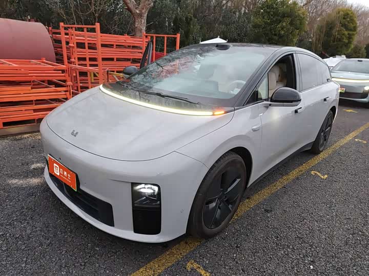 Фото 1 - LiXiang i6