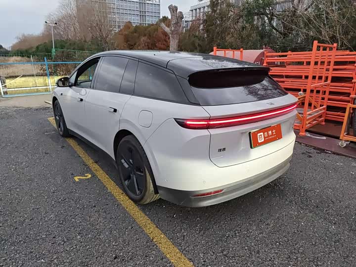 Фото 5 - LiXiang i6