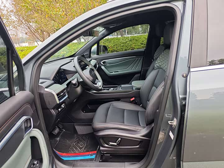 Фото 4 - Geely Okavango L