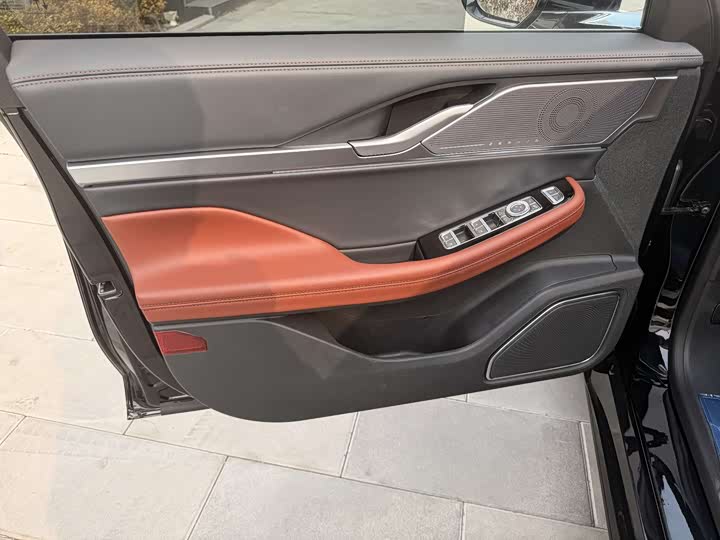 Фото 7 - Lincoln Z (Zephyr)