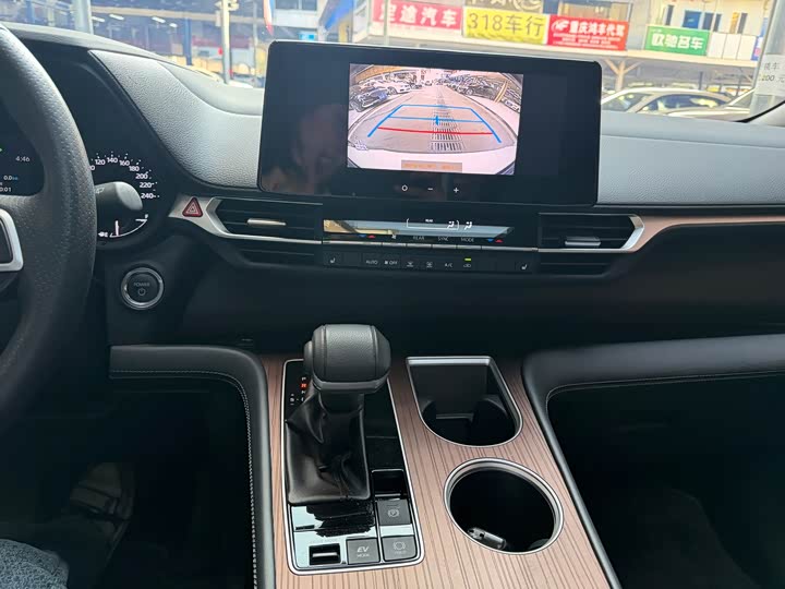 Photo 7 - Toyota Sienna