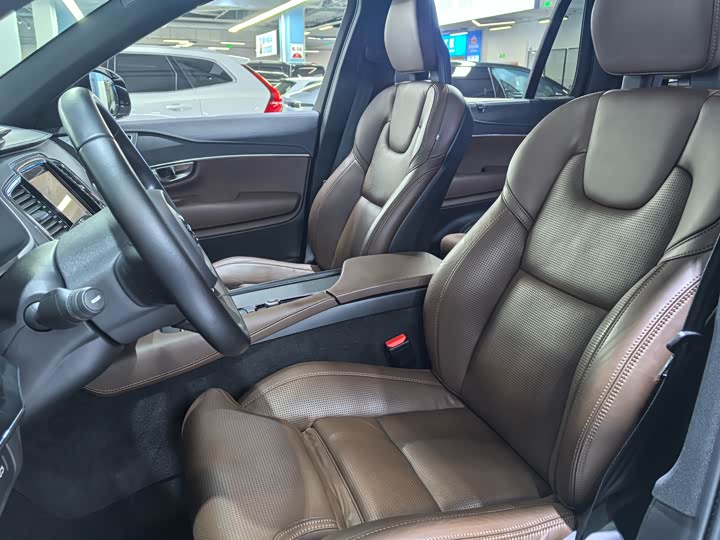 Фото 5 - Volvo XC90