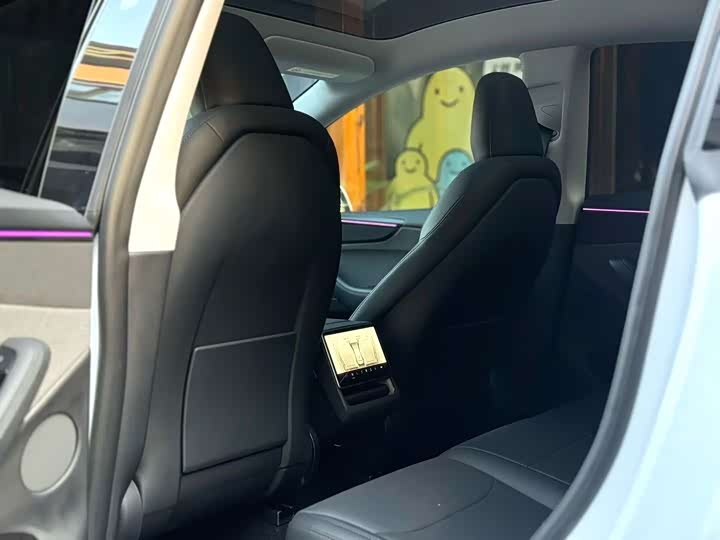 Photo 4 - Tesla Model Y