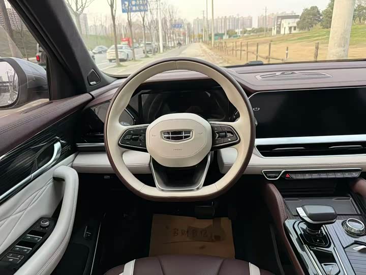 Фото 6 - Geely Monjaro