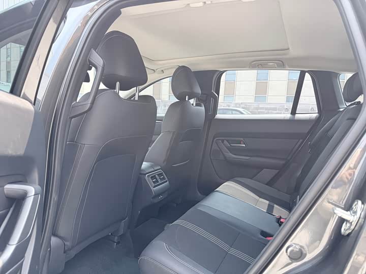 Фото 8 - Mazda CX-50