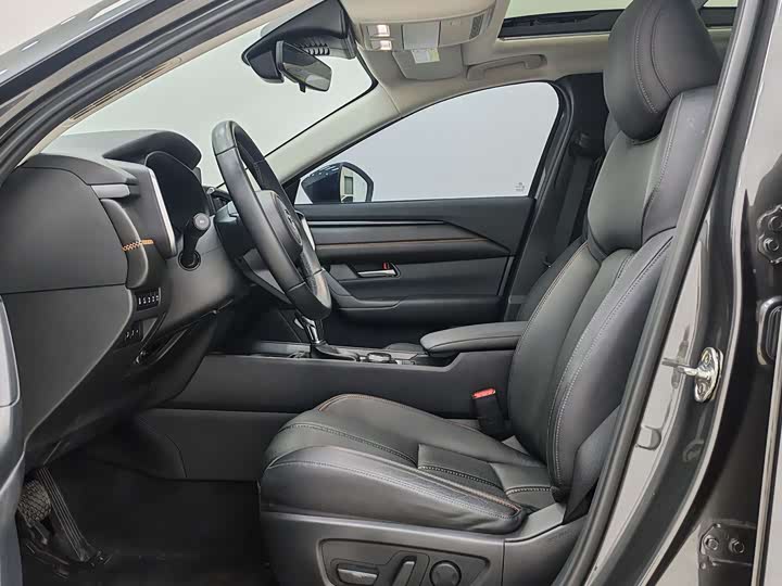 Фото 8 - Mazda CX-50