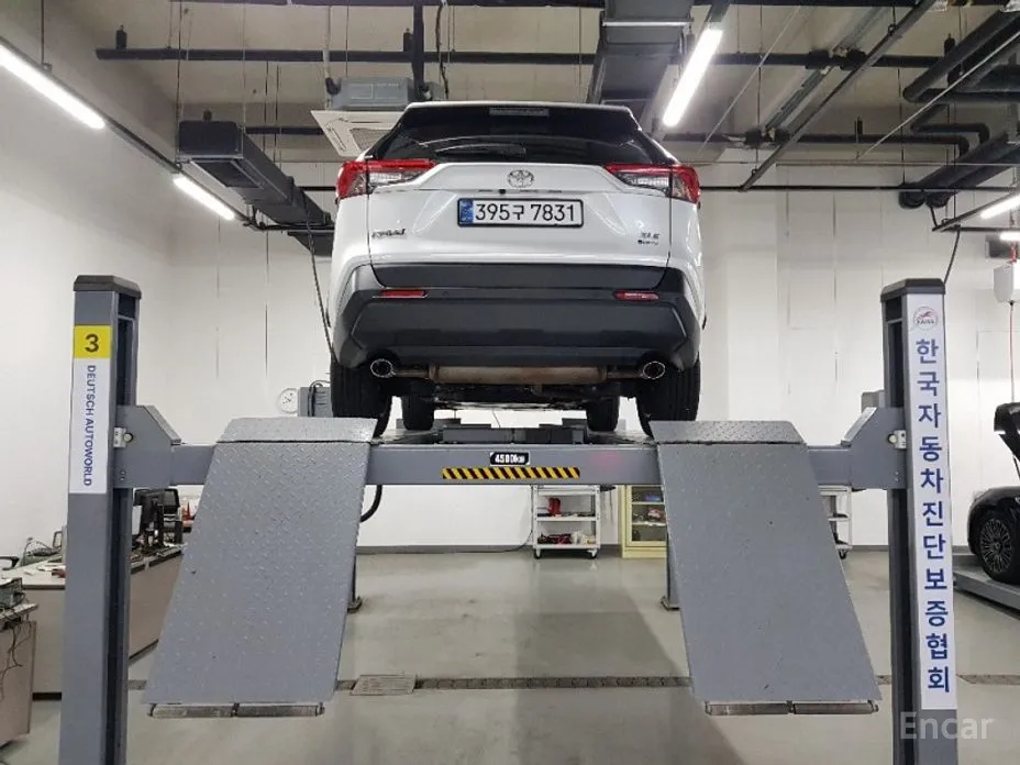 Фото 2 - Toyota RAV4