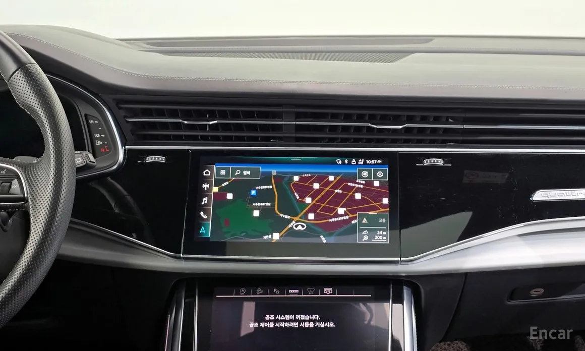 Фото 14 - Audi Q8