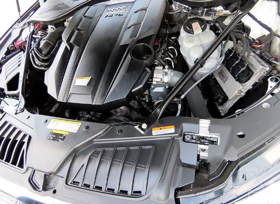 Фото 19 - Audi A8