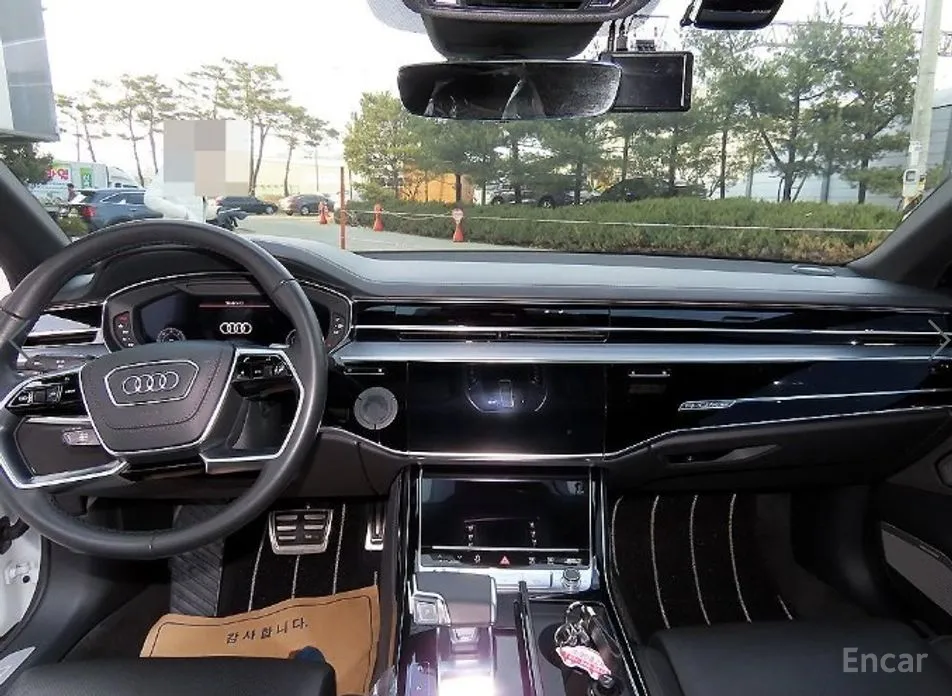 Фото 7 - Audi A8