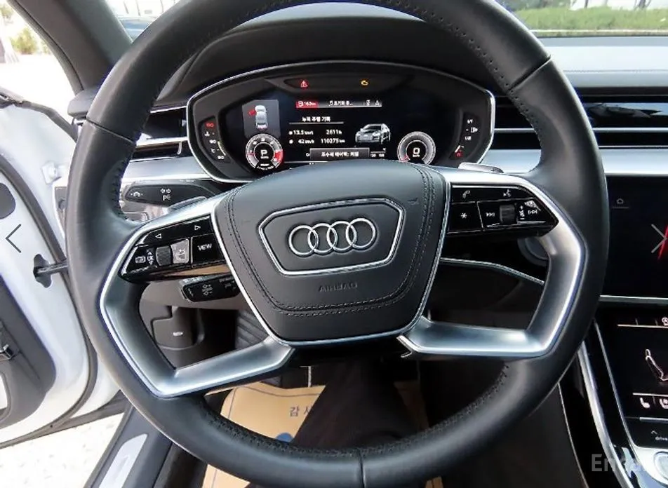 Фото 8 - Audi A8