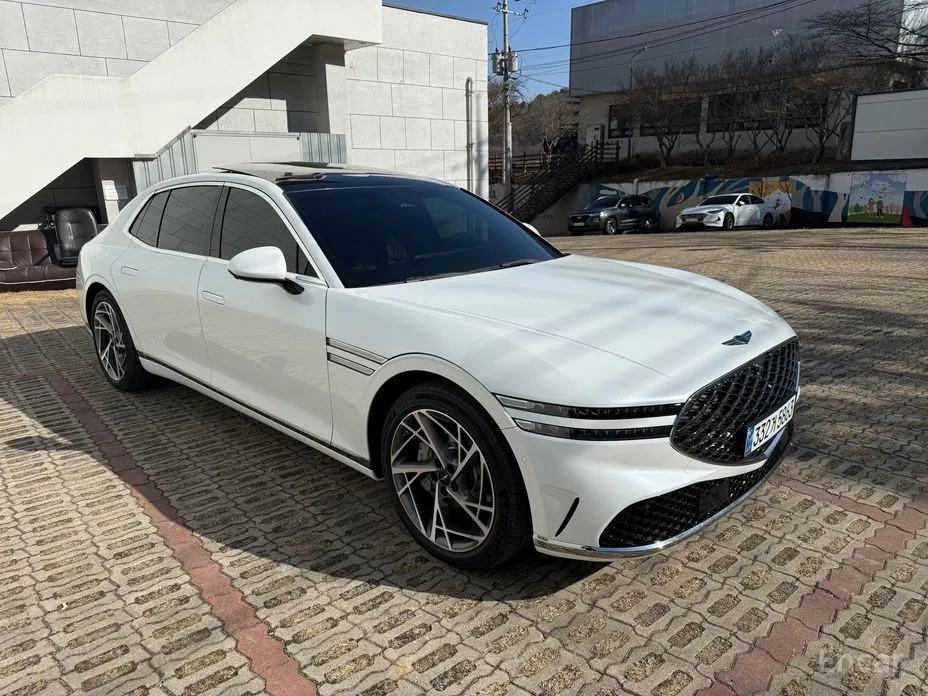 Фото 3 - Genesis G90