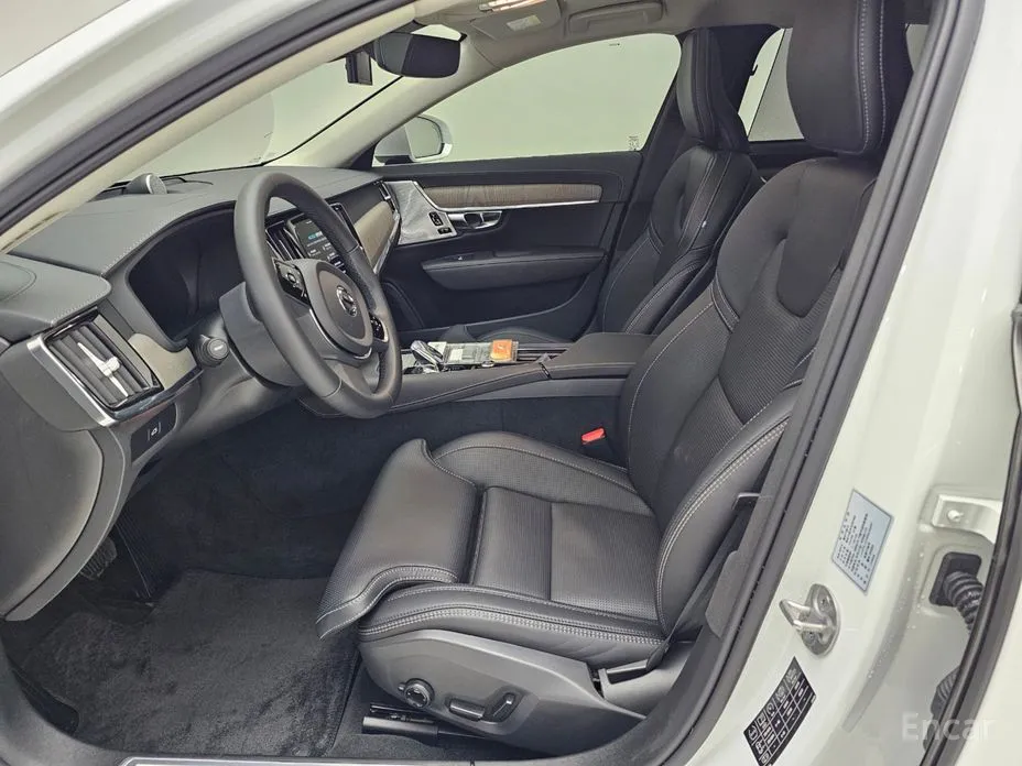 Фото 15 - Volvo S90