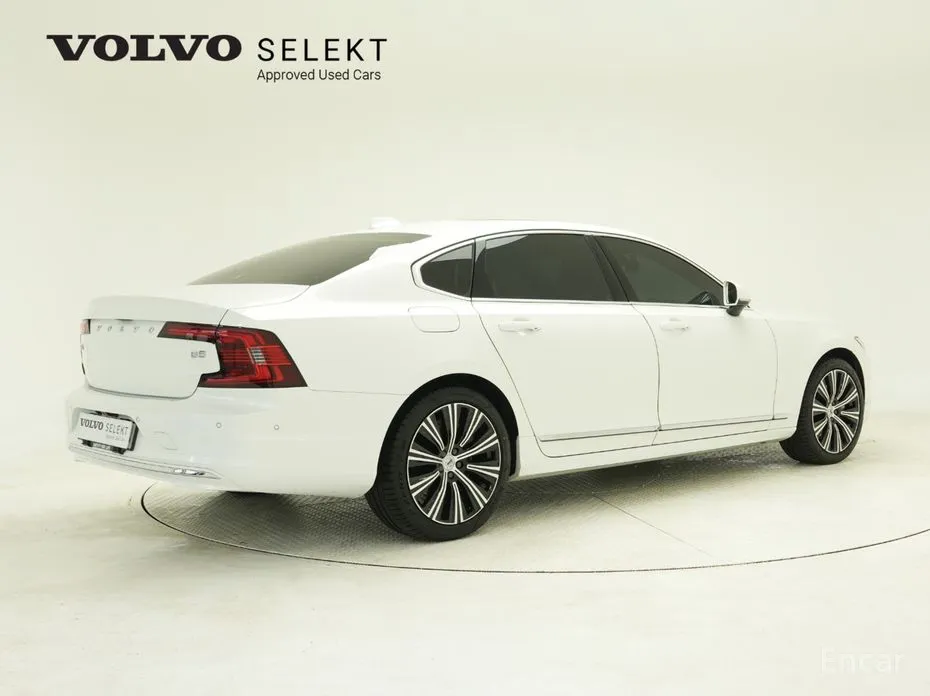 Фото 2 - Volvo S90
