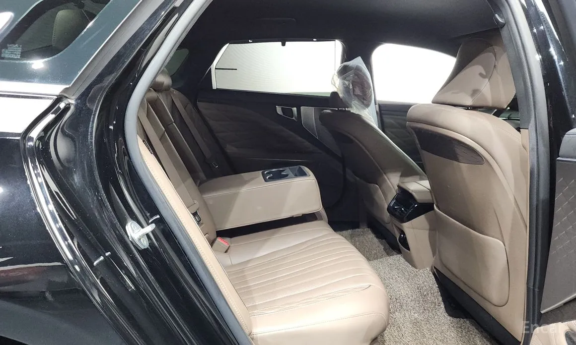 Фото 12 - Kia K8