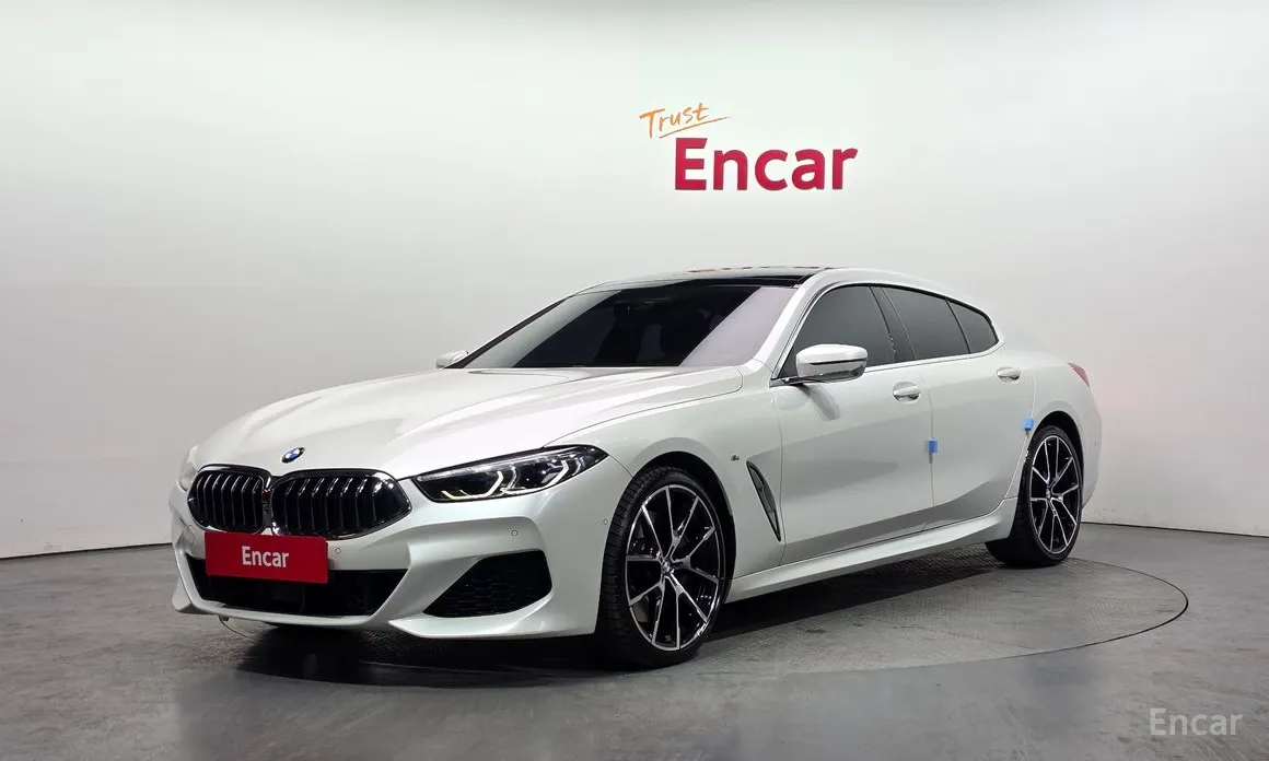 Photo 1 - BMW 8 Series