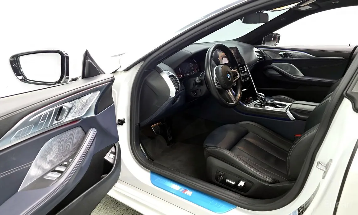 Photo 10 - BMW 8 Series