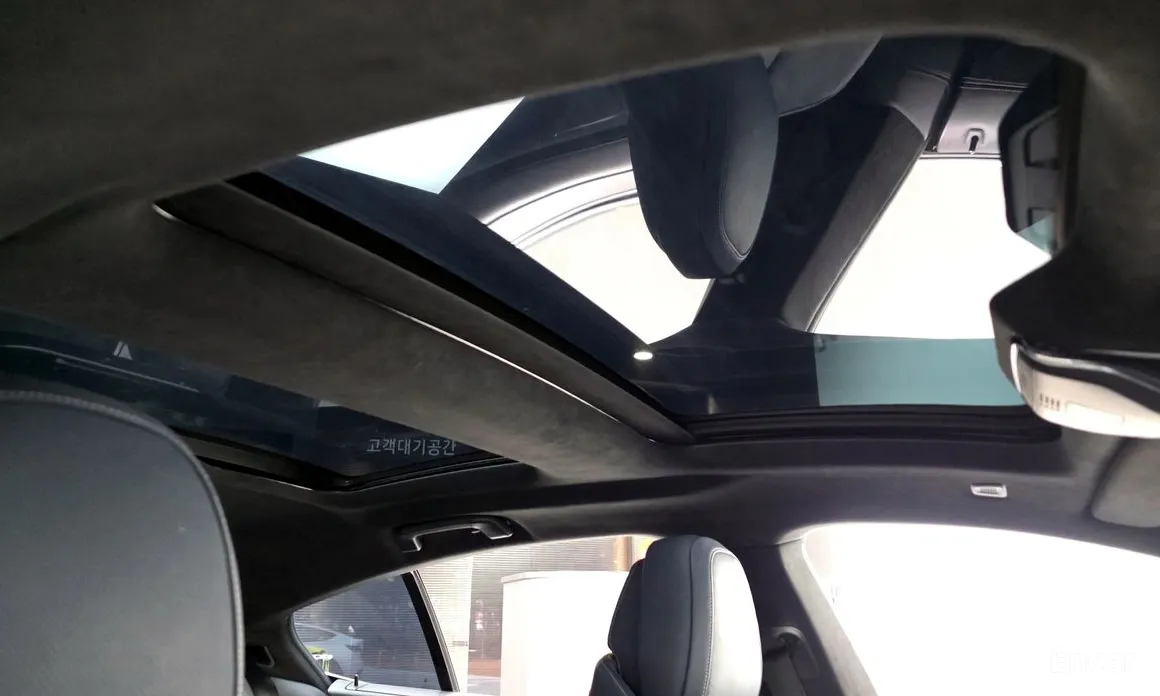 Photo 17 - BMW 8 Series