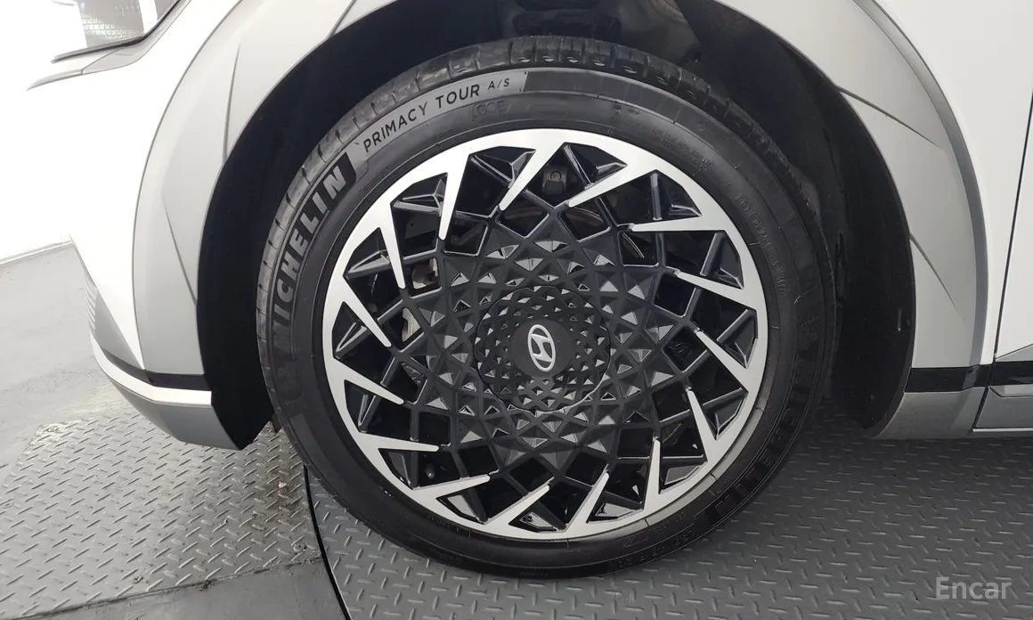 Photo 5 - Hyundai Ioniq 5