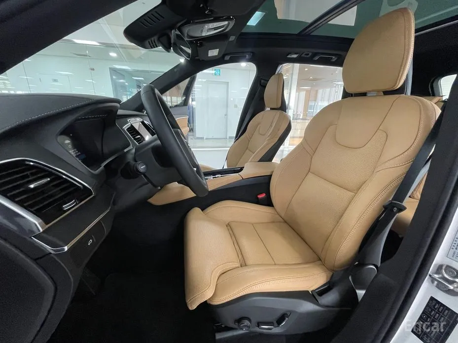 Фото 10 - Volvo XC90