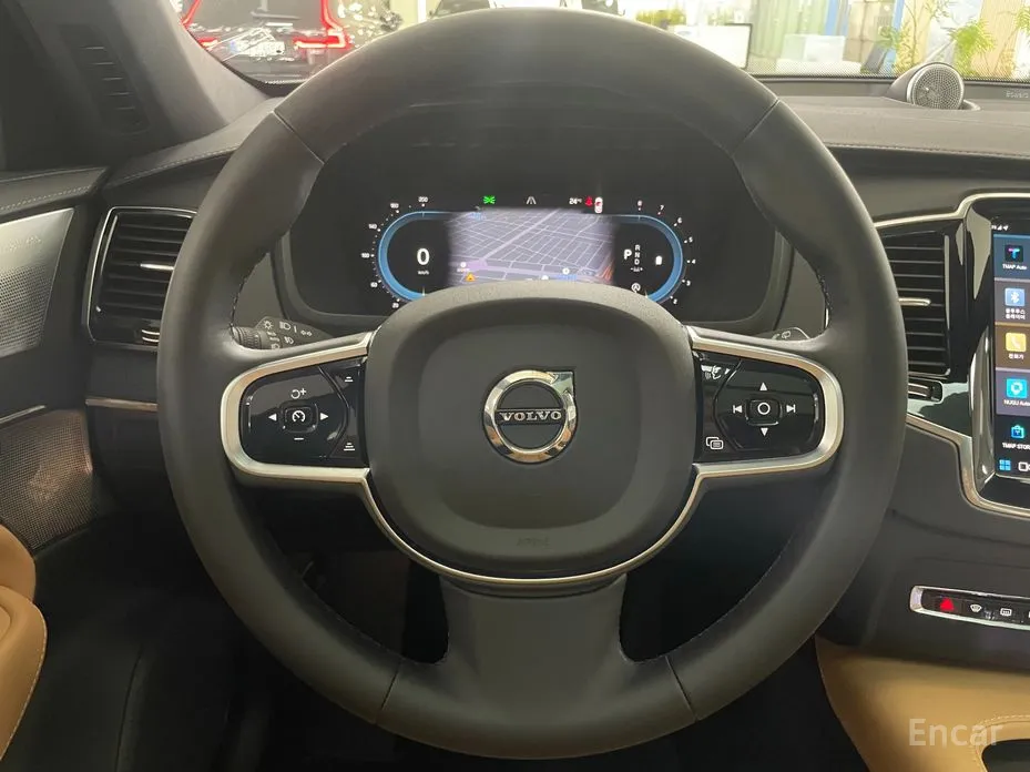 Фото 18 - Volvo XC90