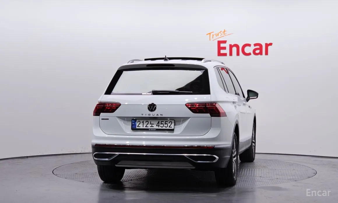 Фото 4 - Volkswagen Tiguan