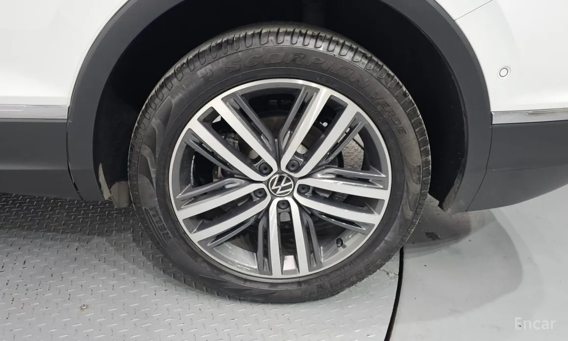 Фото 5 - Volkswagen Tiguan