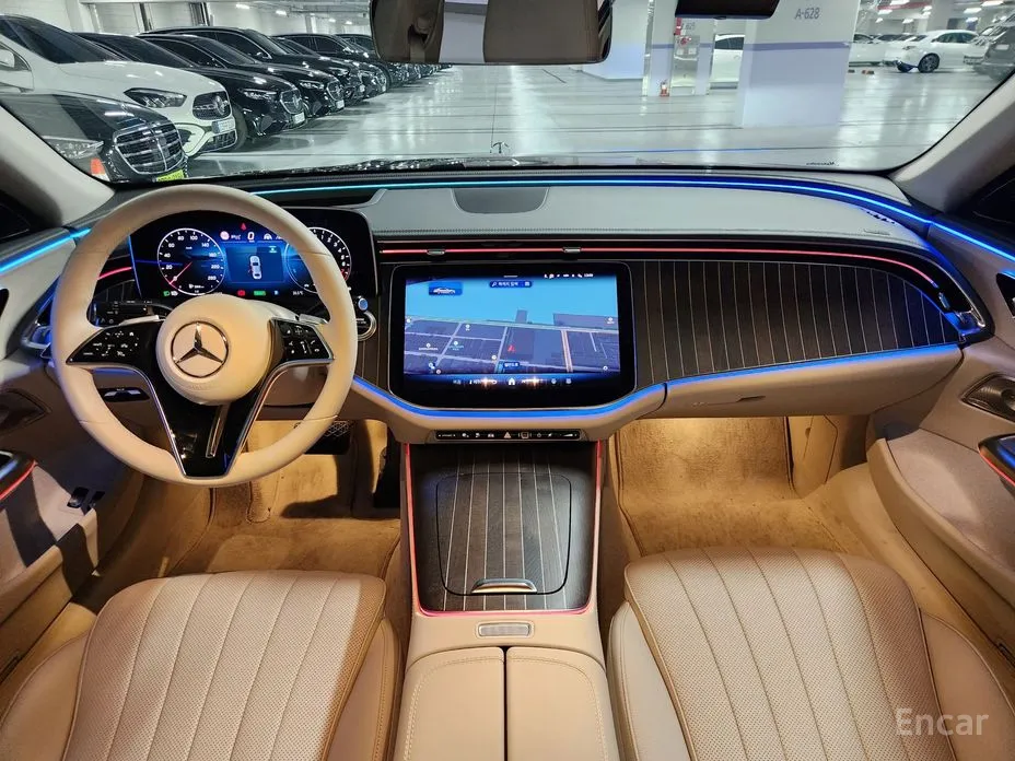 Фото 16 - Mercedes-Benz E-Class