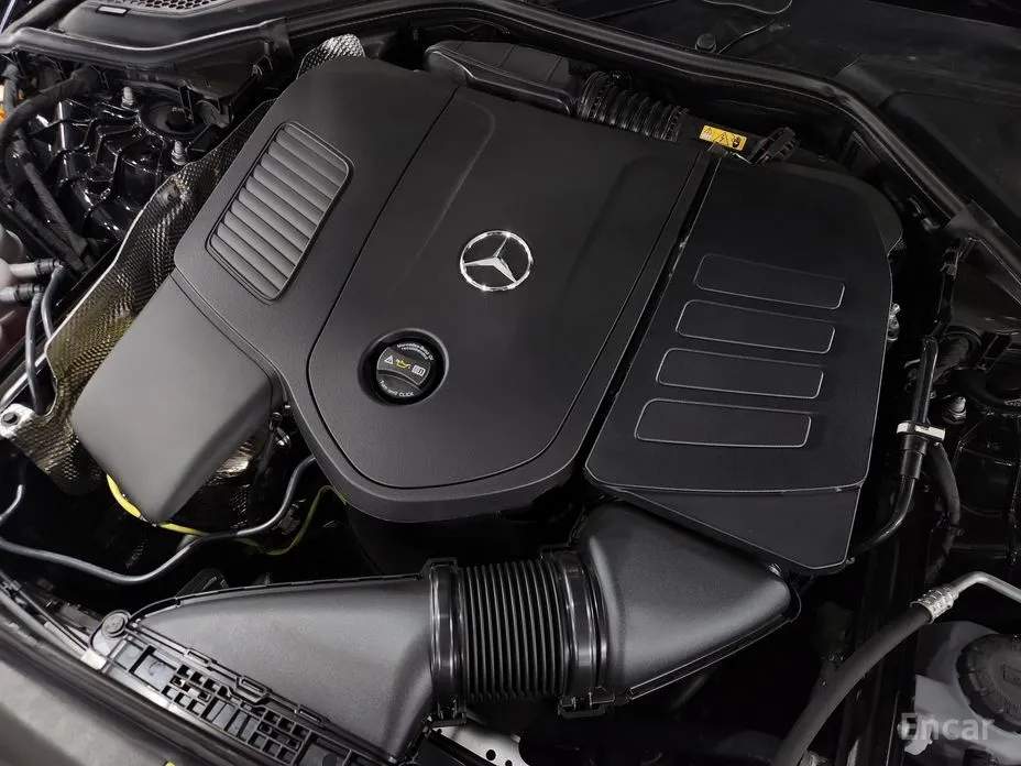 Фото 20 - Mercedes-Benz E-Class