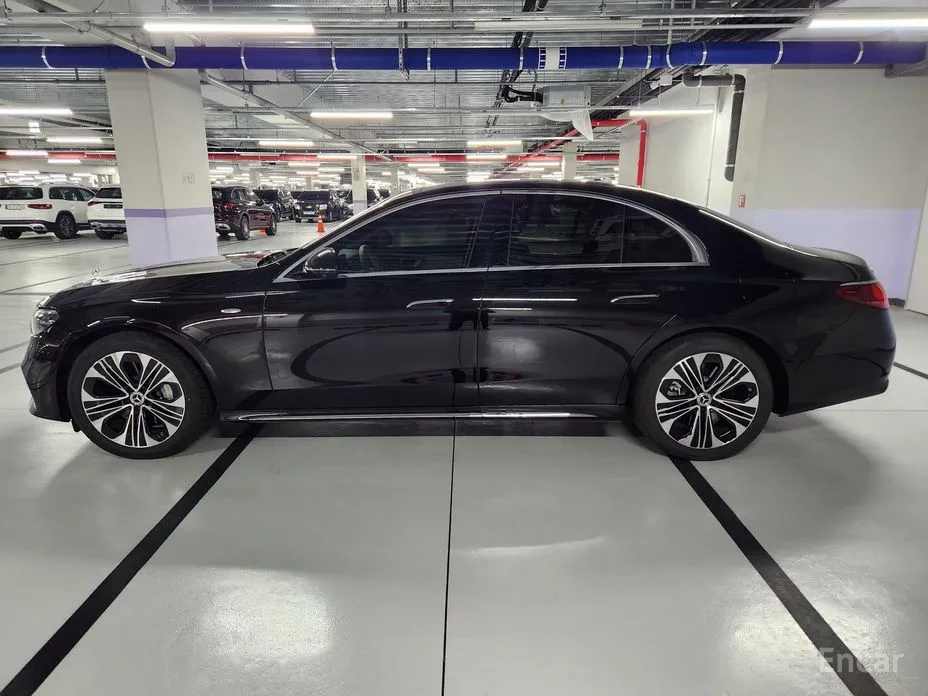 Фото 5 - Mercedes-Benz E-Class