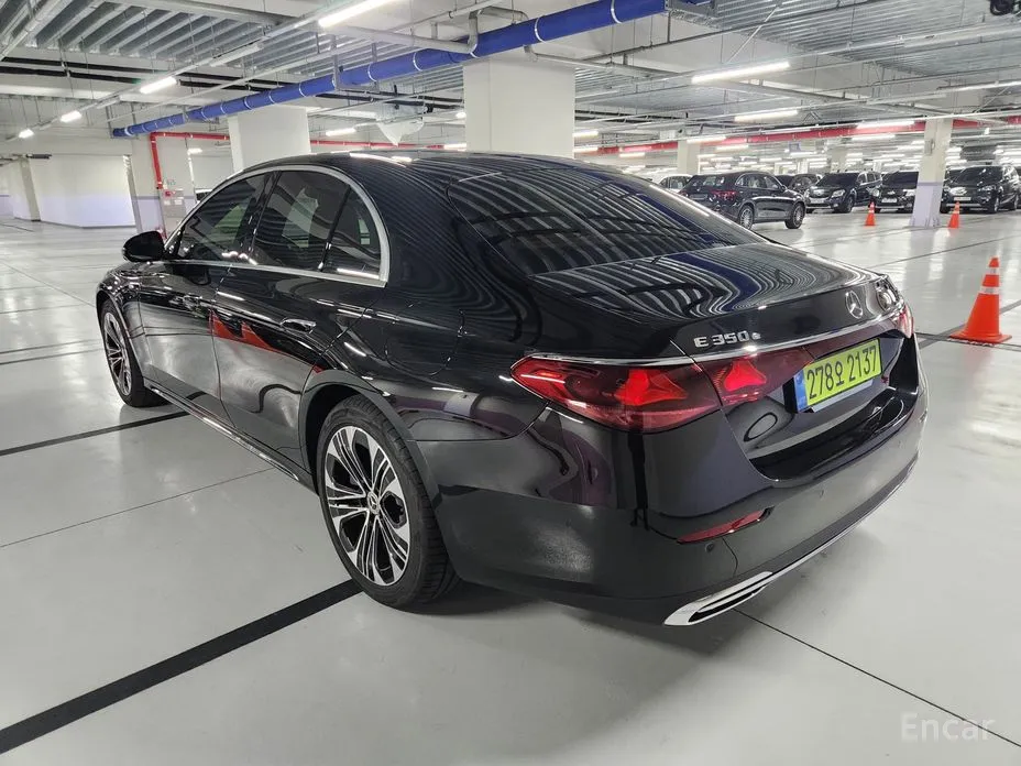 Фото 7 - Mercedes-Benz E-Class