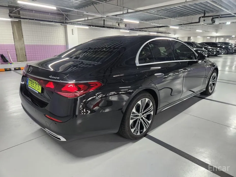 Фото 8 - Mercedes-Benz E-Class