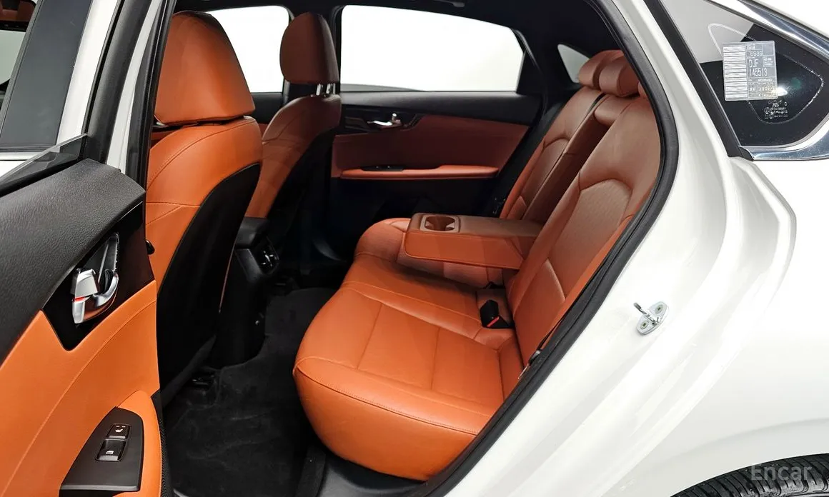 Фото 12 - Kia K3