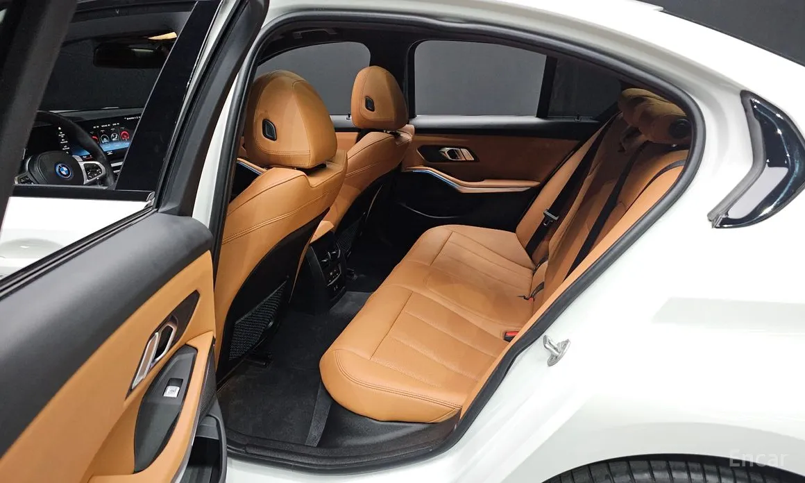 Фото 19 - BMW 3 Series