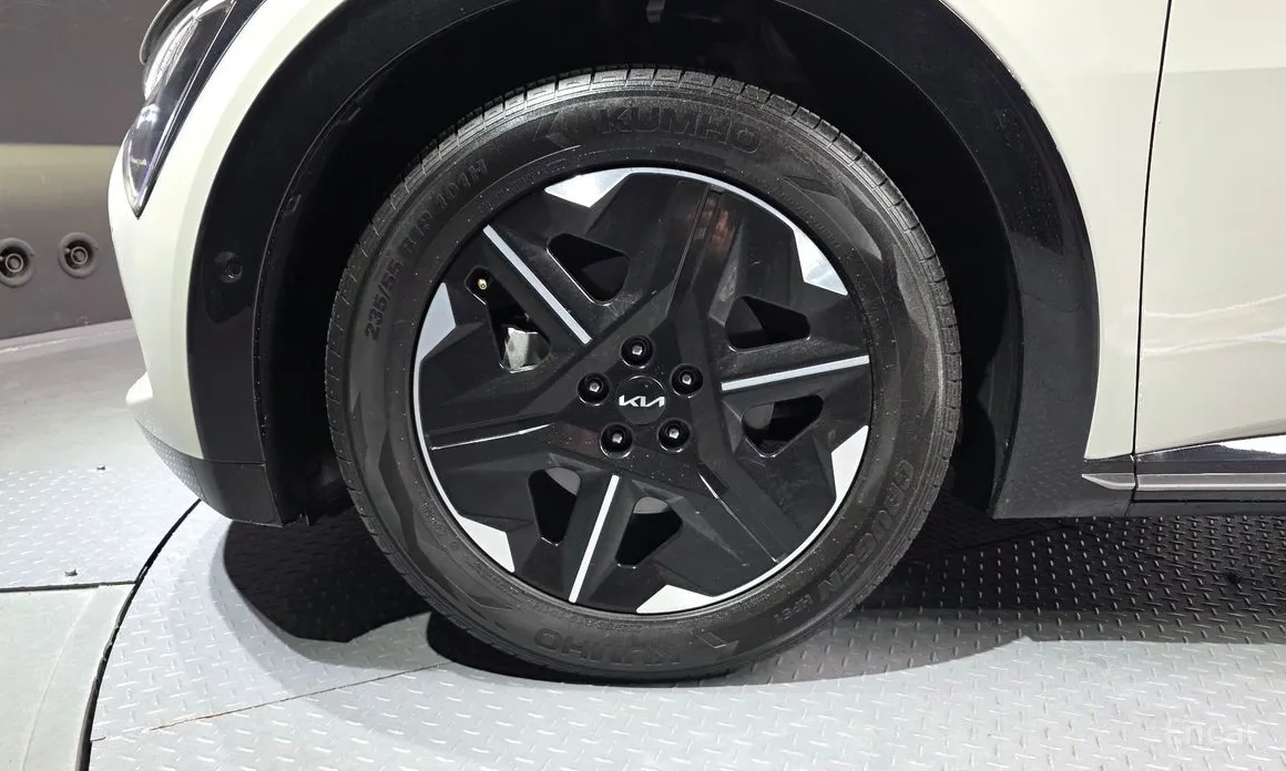 Фото 5 - Kia EV6