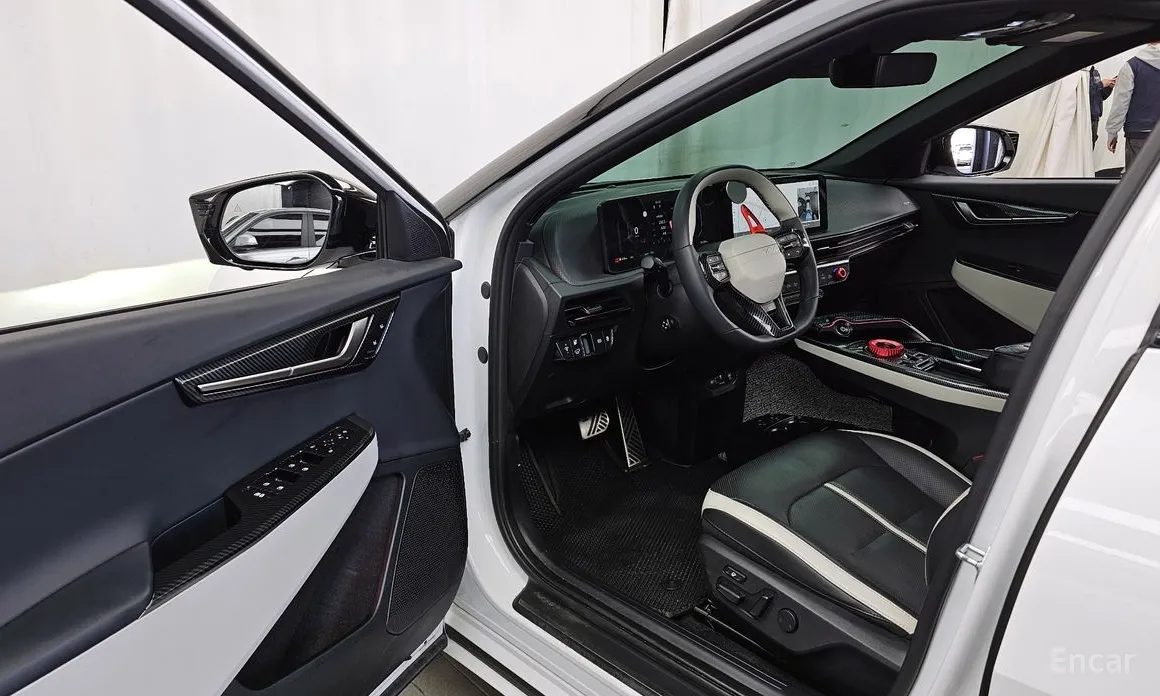 Фото 10 - Kia EV6