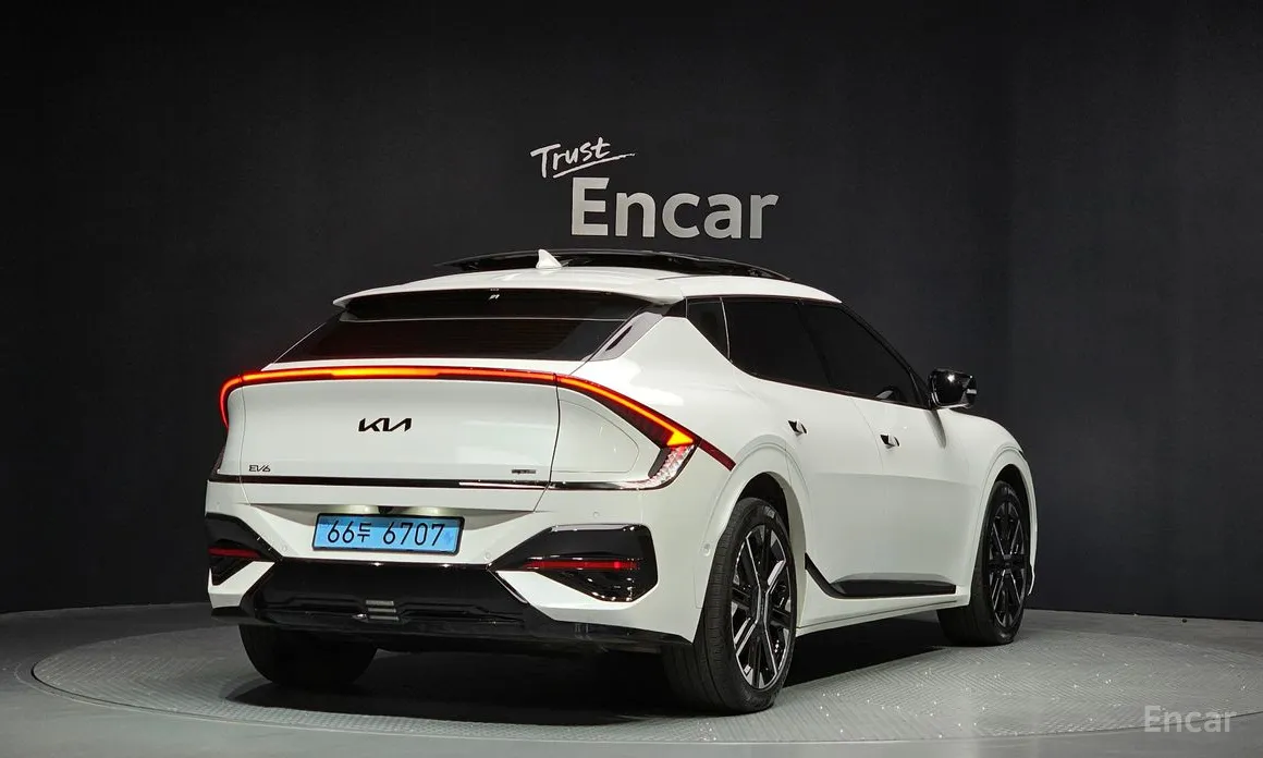 Фото 2 - Kia EV6