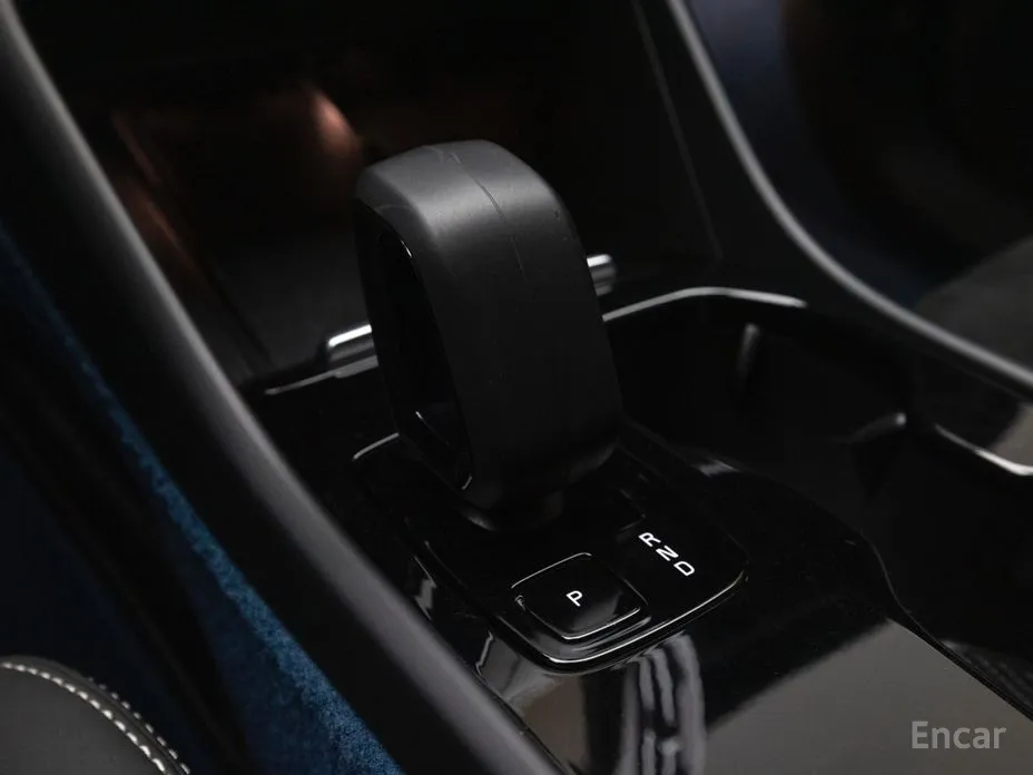 Фото 12 - Volvo C40