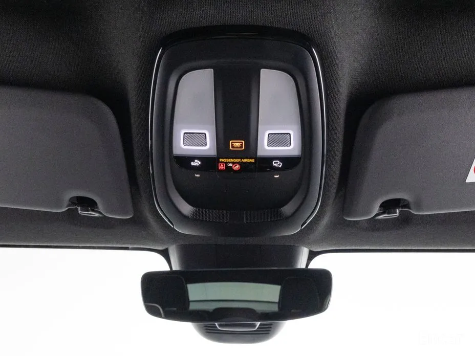 Фото 14 - Volvo C40